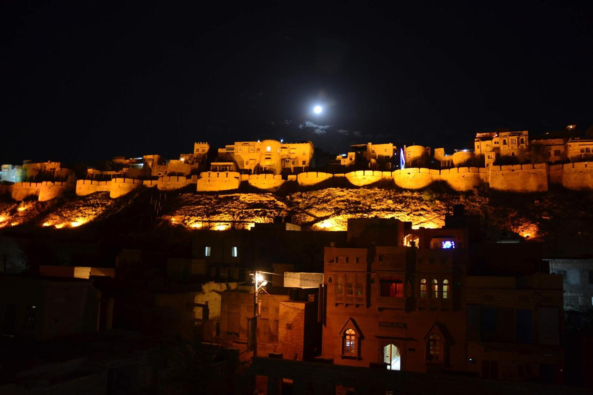 Hotel Oasis Haveli Jaisalmer (Adults Only) ภายนอก รูปภาพ