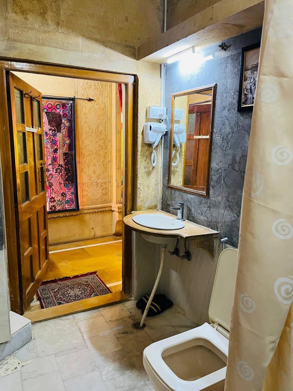 Hotel Oasis Haveli Jaisalmer (Adults Only) ภายนอก รูปภาพ