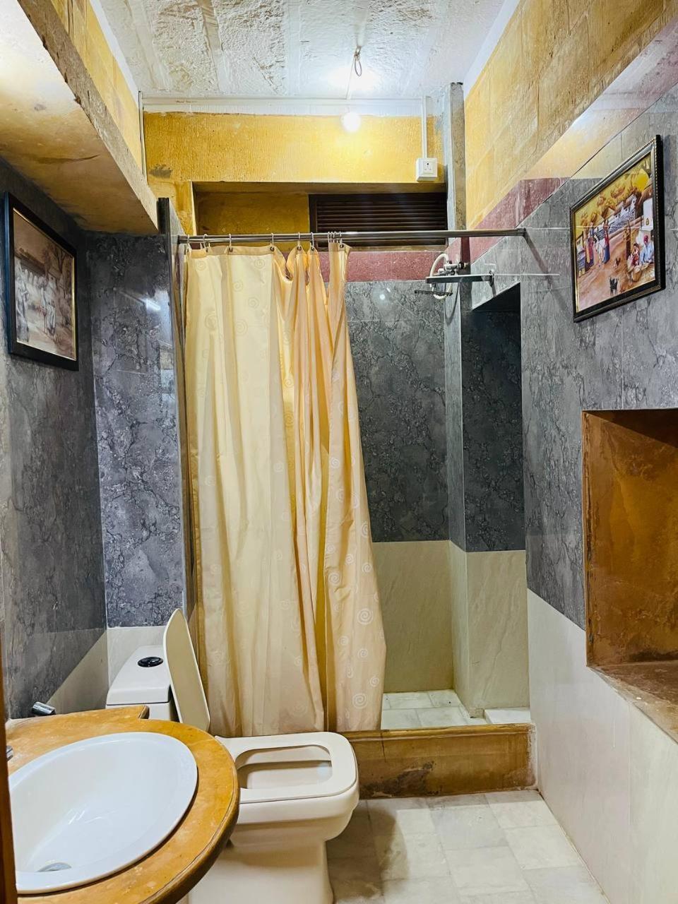 Hotel Oasis Haveli Jaisalmer (Adults Only) ภายนอก รูปภาพ
